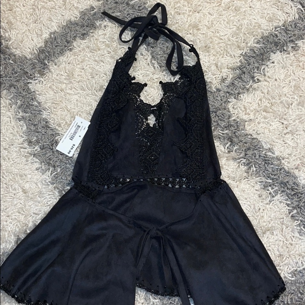 Halter top - Picture 3 of 3